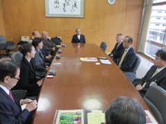 岡山市日中友好協会会長らの来訪の様子