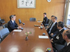 日本下水道事業団理事長の来訪の様子