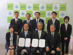 岡山シティエフエムとの臨時災害放送局の開設に関する協定調印式