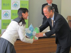 岡山市・新竹市友好交流協定締結10周年記念にともなう市長表敬の様子