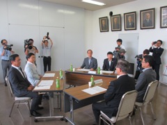 吉備線LRT化の検討に関する岡山市長、総社市長、西日本旅客鉄道株式会社社長による三者会談
