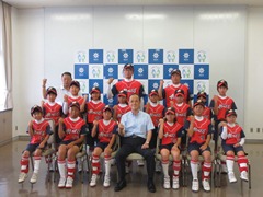 第29回全日本小学生男子・女子ソフトボール大会に出場する「岡山リトルエンゼルス(女子）」の選手・関係者の表敬