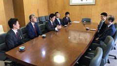 ファジアーノ岡山　鈴木徳彦代表取締役GM、北川真也取締役社長ほか　来訪の様子