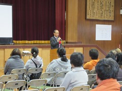 岡山市立高島小学校　新校舎見学会の様子