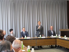 行政相談委員との岡山市政に関する懇談会の様子
