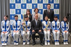 「ミスダンスドリルチームインターナショナル in USA 2017 SMALL OPEN部門」で優勝した芳泉中学校ダンス部　来訪の画像