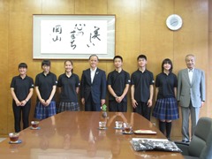 岡山市ジュニアオーケストラサンノゼ派遣団代表6名　来訪の様子