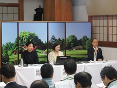 岡山城魅力アップ事業公開座談会の様子