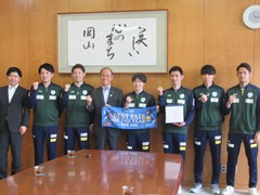 卓球Tリーグ「岡山リベッツ」代表・監督・選手　来訪の様子
