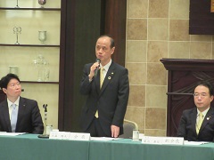 挨拶を行う大森雅夫岡山市長