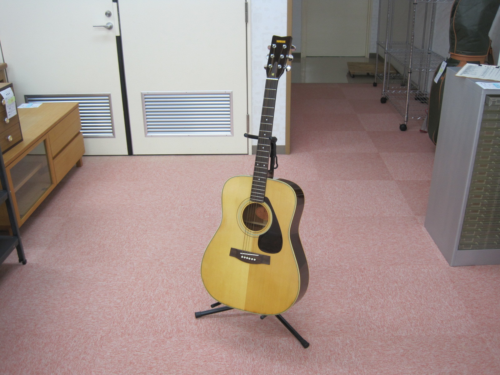 抽選品No.44 フォークギター ヤマハ の写真