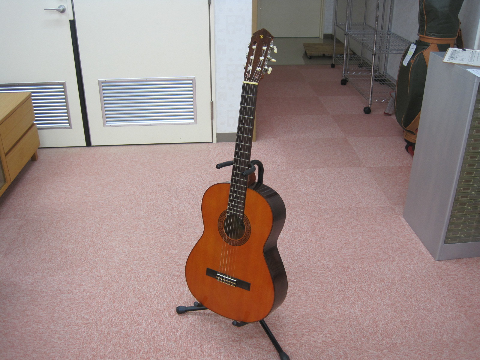 抽選品No.45 クラシックギター ヤマハ の写真