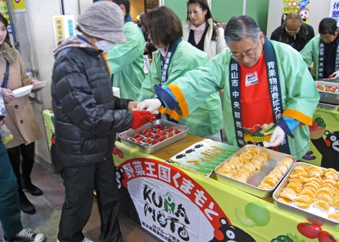 熊本県産果物の試食とPR