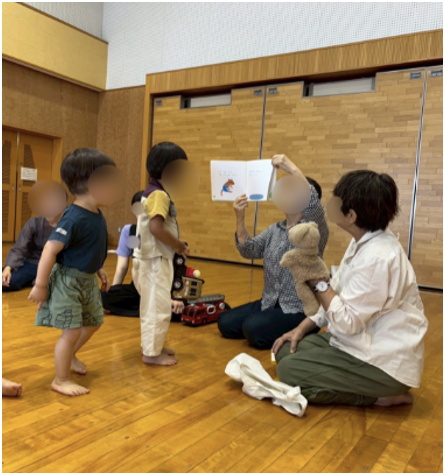 読み聞かせの様子