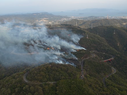 山火事が燃え広がっている様子