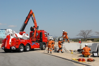 震災工作車及び高度救助資機材を駆使した地震災害対応訓練