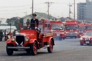 ダッジ消防車パレード