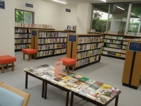 建部町図書館一般書コーナー2