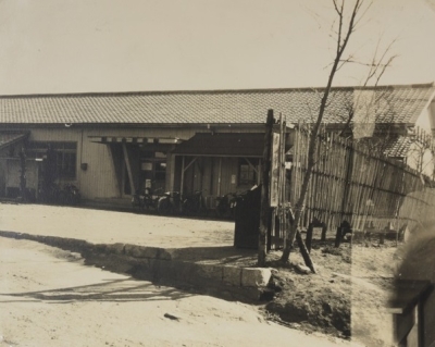 北区丸の内の石山にあった頃の市立図書館（昭和20年代後半）の写真画像