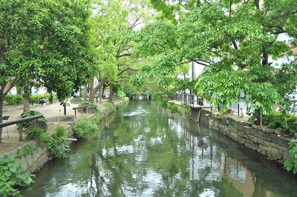 西川緑道公園