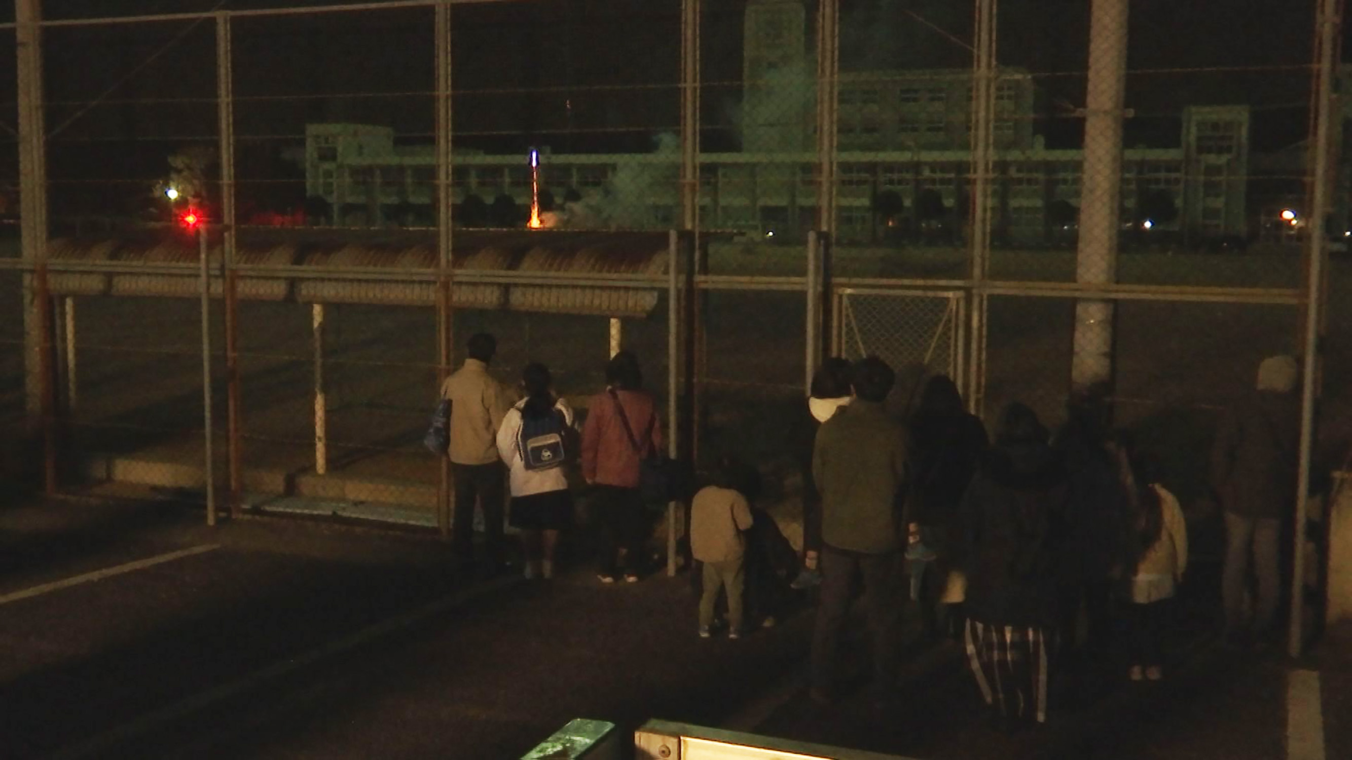 花火を見に来た人の写真