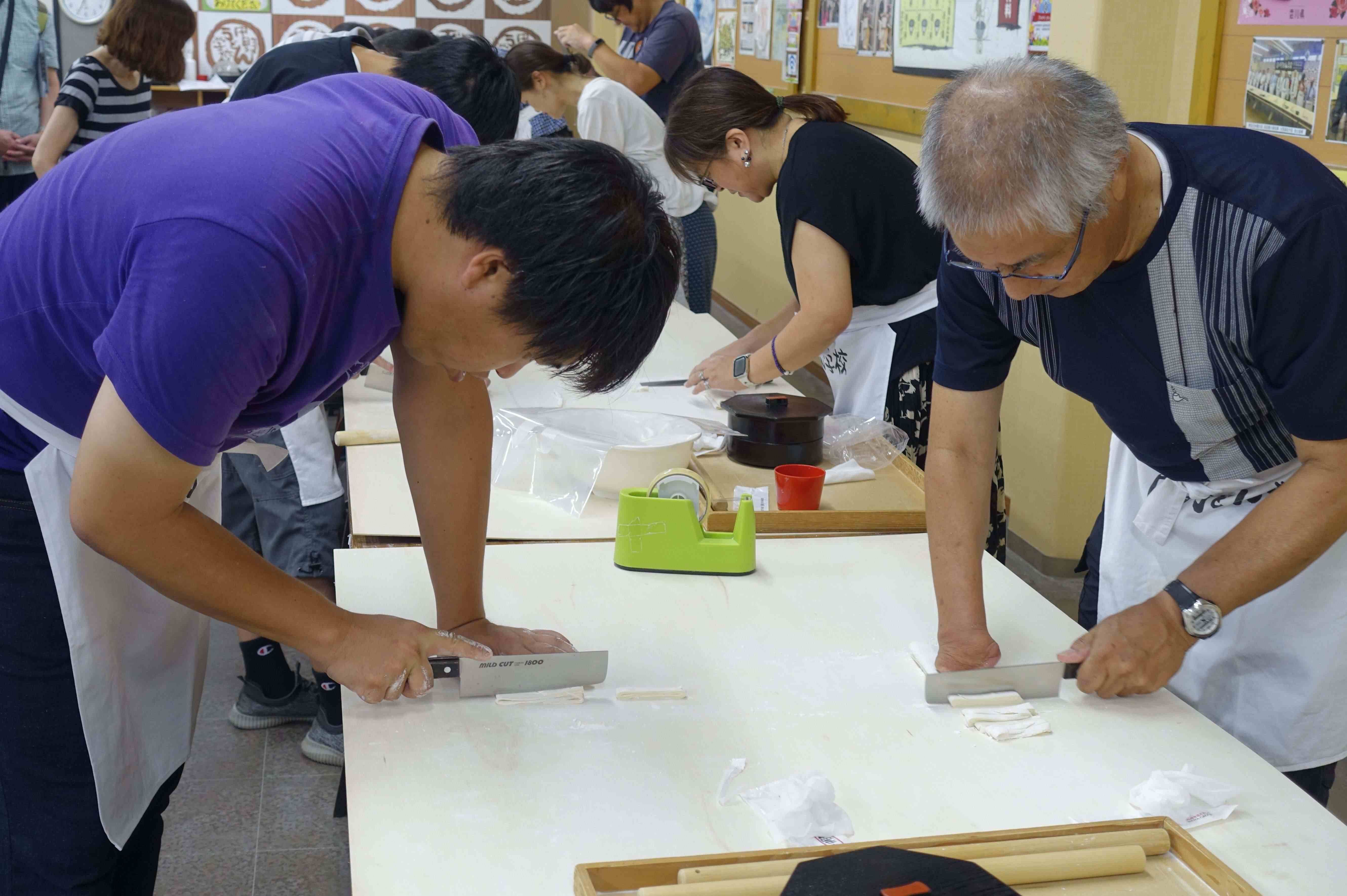 バス旅行（うどん作り）