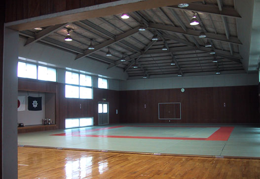 野山武道館・テニスコートの写真