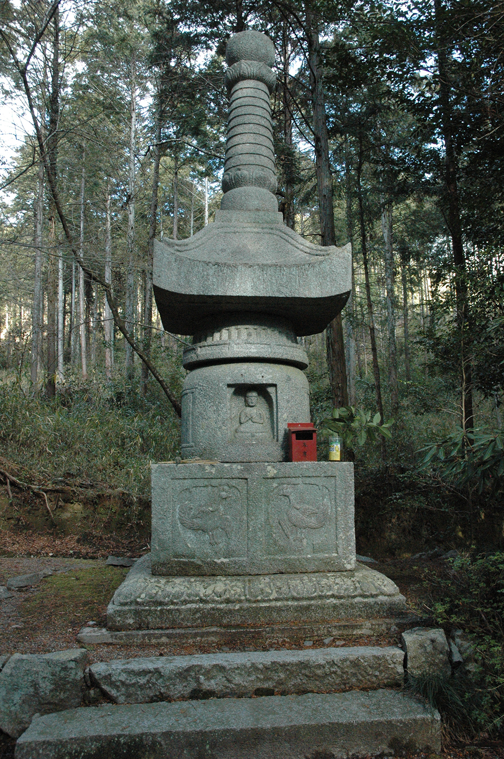 皷神社宝塔の写真