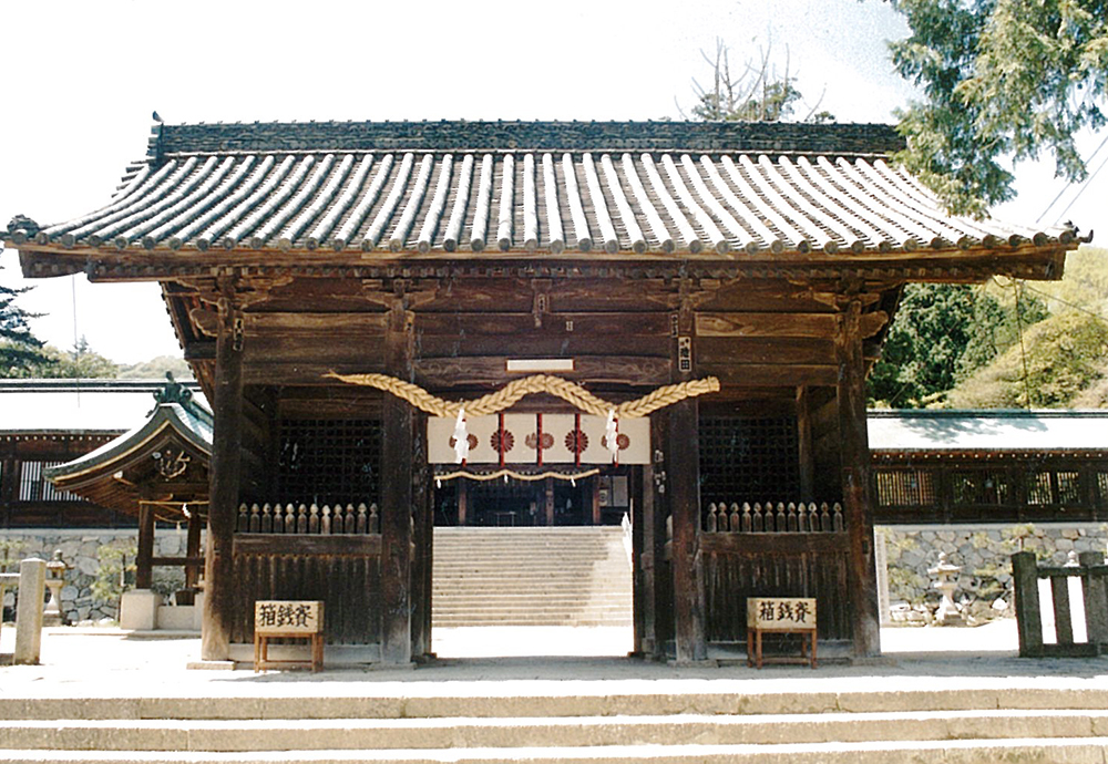 吉備津彦神社随神門・同中門の写真