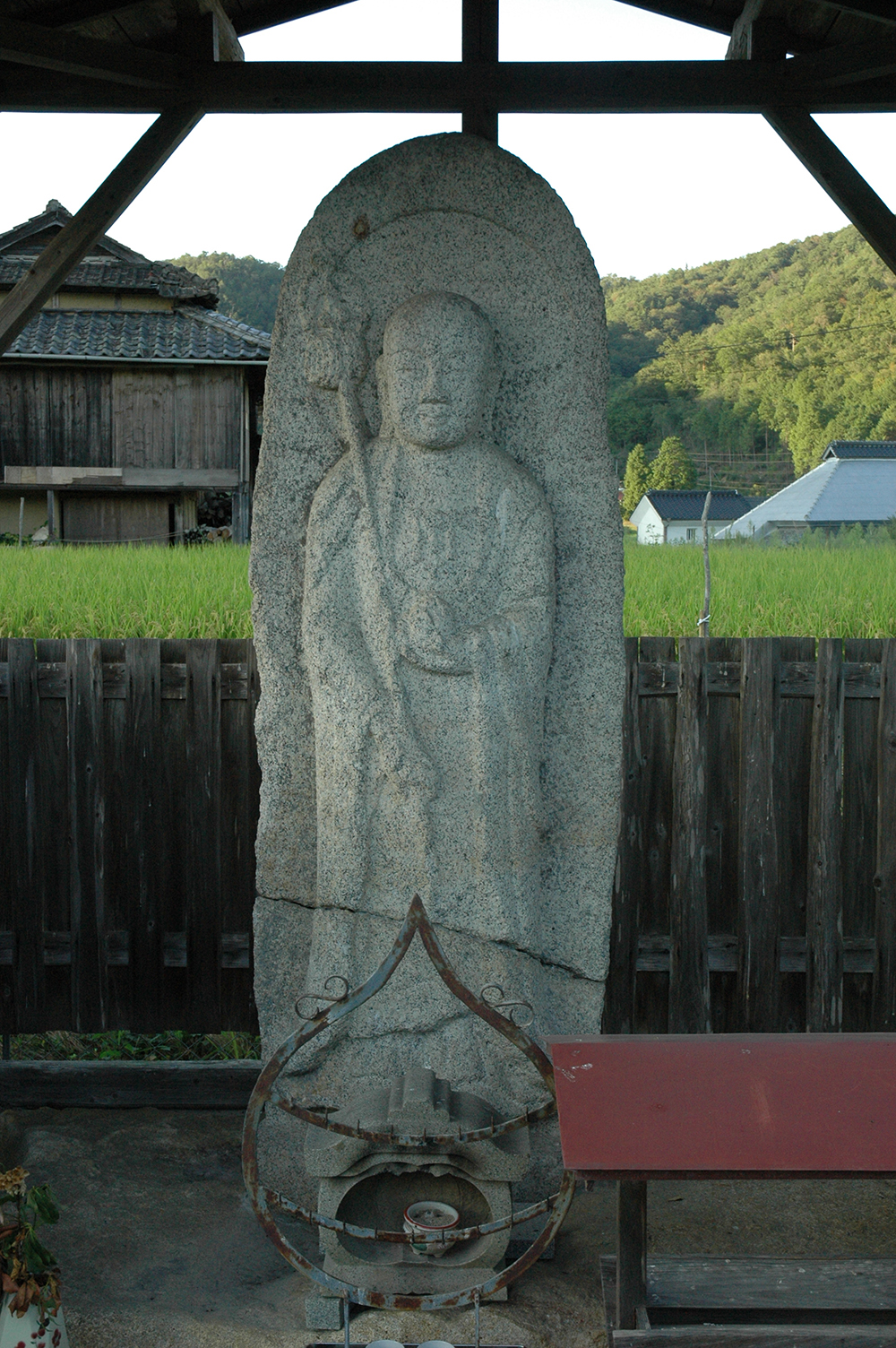石造地蔵菩薩立像の写真