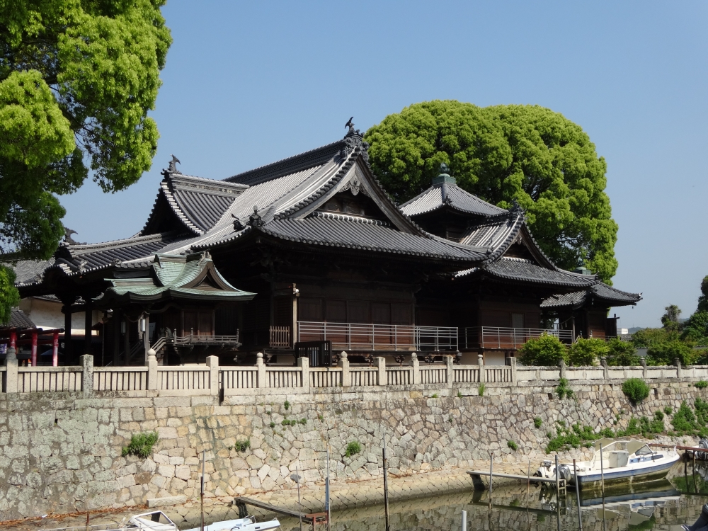 西大寺牛玉所殿本殿・釣殿及び拝殿の写真