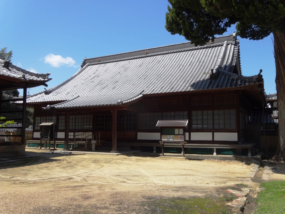 掌善寺本堂附鬼瓦の写真