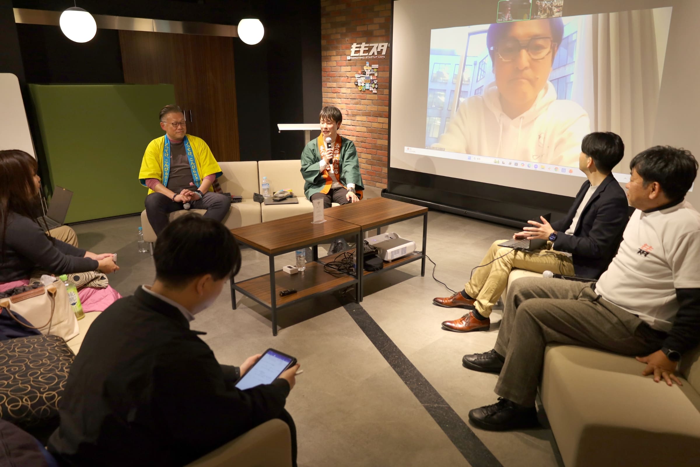 トークセッション中の写真