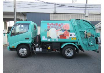 ゴミ収集車ラッピング