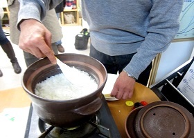 土鍋で炊いたコメ