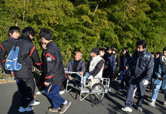 就実・森の学校の生徒たち