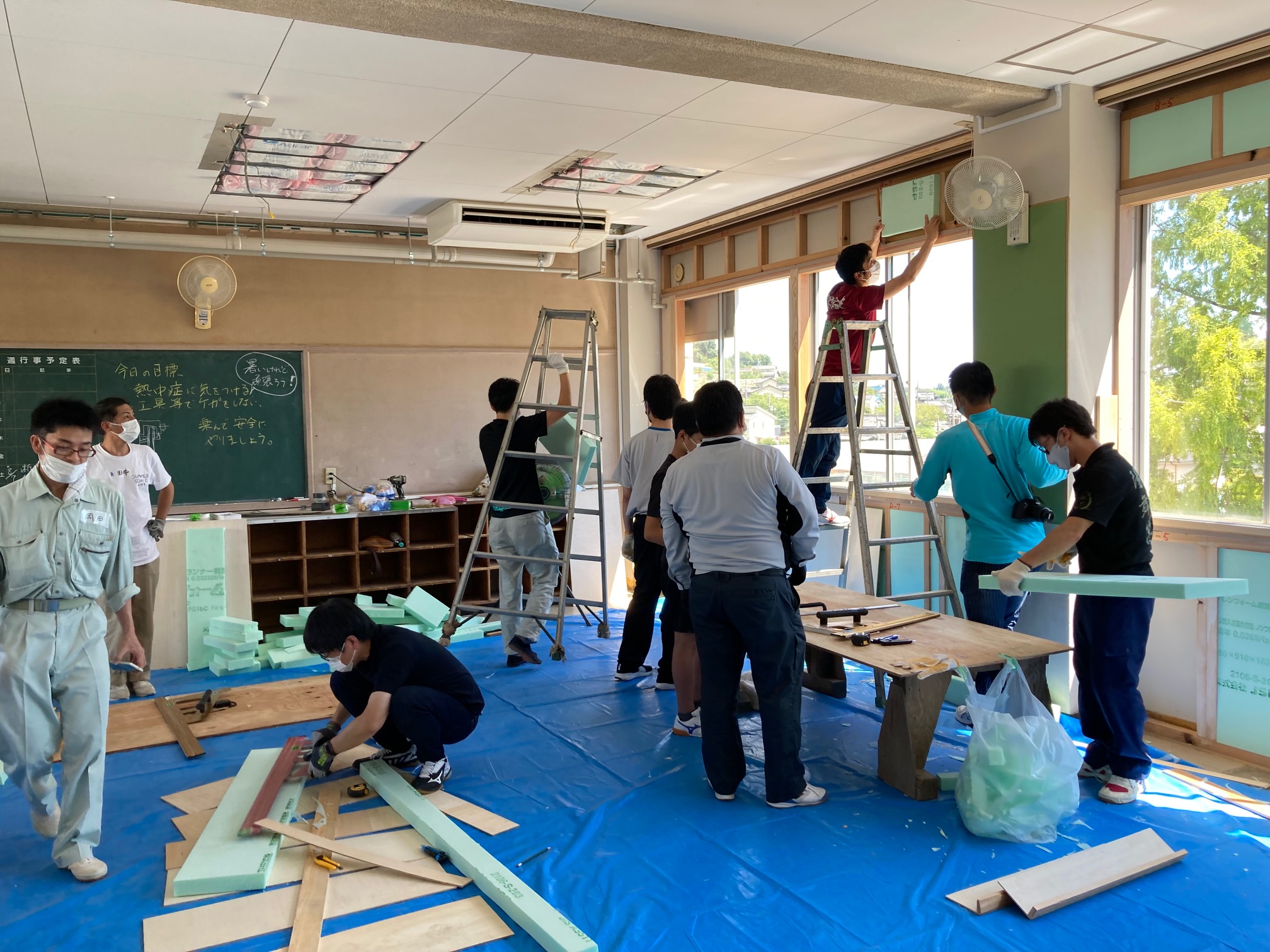 倉敷市立柏島小学校での断熱改修ワークショップ