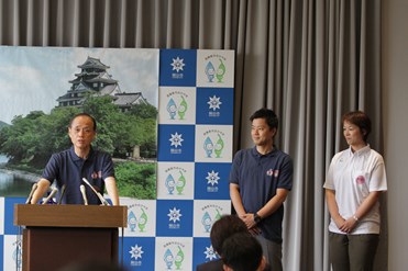 会見する大森市長の様子2