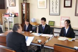 写真：岡山市新成人の集い実行委員の表敬訪問の様子