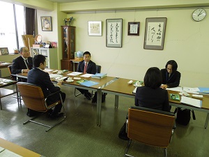 写真：1月の定例会の様子