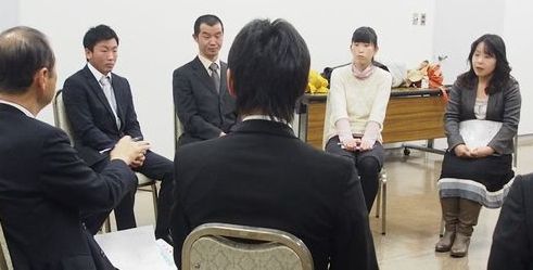 （左から）竹林さん　岩本さん　犬塚さん　岡本さんの写真