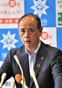 会見する大森市長