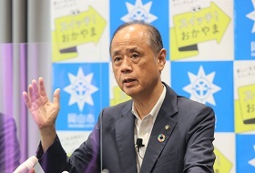 オリンピック・パラリンピック関連について説明する大森雅夫岡山市長