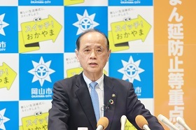 予算についての質疑に回答する大森雅夫岡山市長