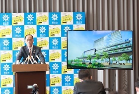 新庁舎実施設計の概要について説明する大森雅夫岡山市長