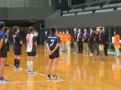 第45回岡山市婦人バレーボール大会に、大森雅夫岡山市長が開会式に出席しました