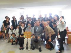 岡山市ひとり親家庭等ピアサポート事業さえずりカフェのオープンセレモニーに大森雅夫岡山市長が出席しました