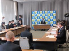 第65回岡山市新型コロナウイルス感染症対策本部会議が開催され、大森雅夫岡山市長が出席し、新型コロナウイルス感染症対策等について協議しました。
