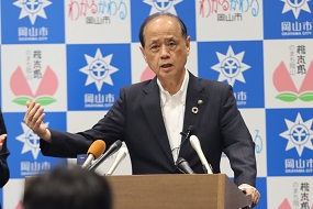 市長記者会見の様子