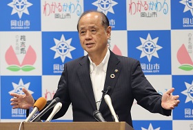 市長記者会見の様子